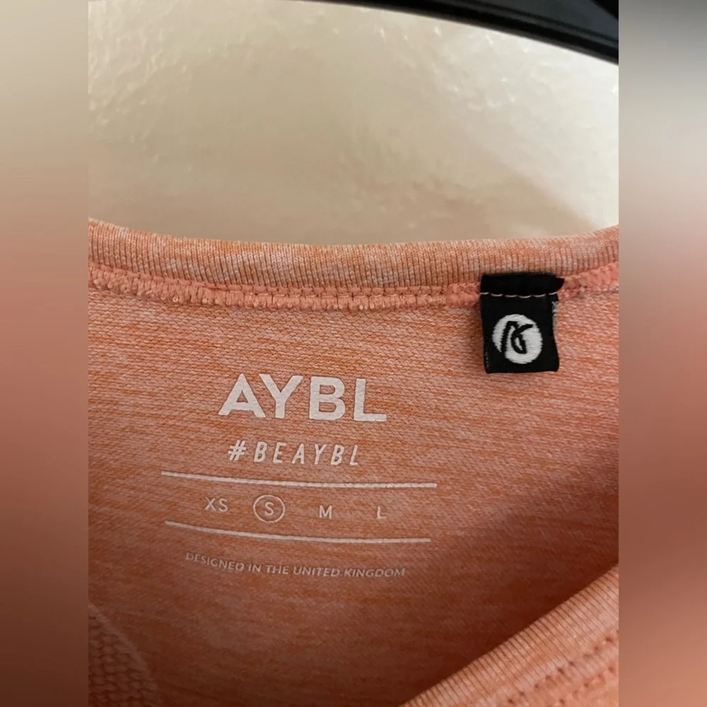 ✨Aybl Motion Collection Crop Top Size S - Picture 5 of 8
